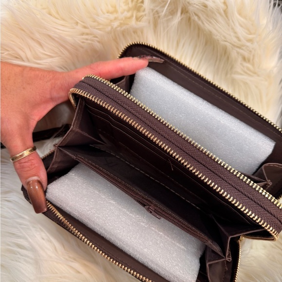 Monogram Wallet - Picture 2 of 5